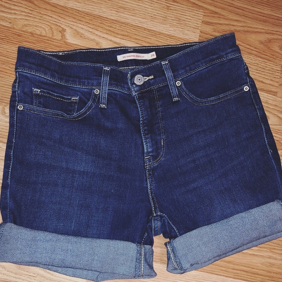 Levi shorts - Picture 3 of 3